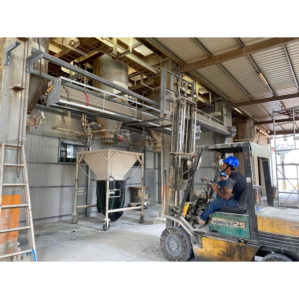 電動鐵捲門及裝潢板