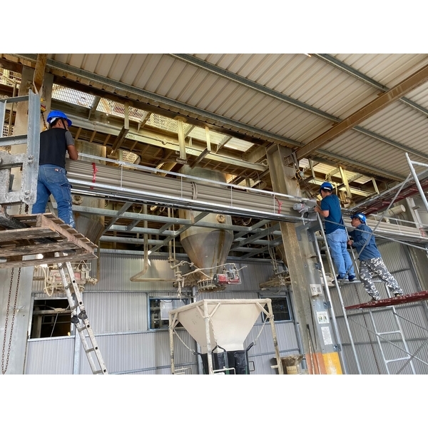 電動鐵捲門及裝潢板