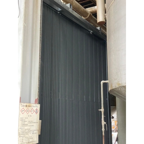 電動鐵捲門及裝潢板