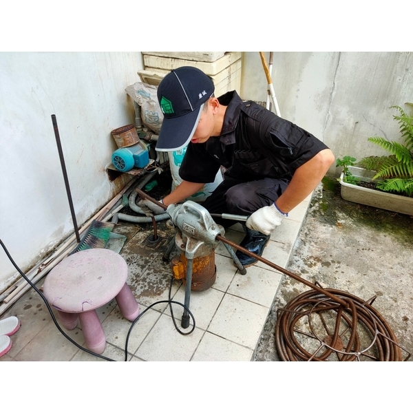 透天厝後陽台水管不通