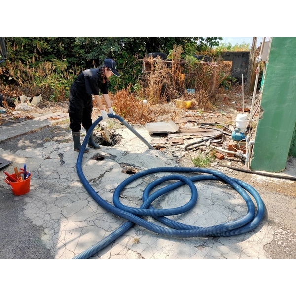 舊房子抽化糞池