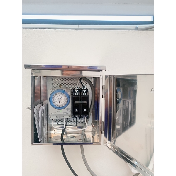 台中住家採光罩 110V動力型+定時裝置 台中住家採光罩 110V動力型+定時裝置-全方位工程行