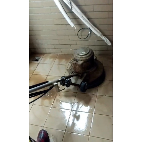 清洗地板,良美清潔服務社