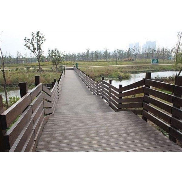 戶外地板,鈨成企業有限公司