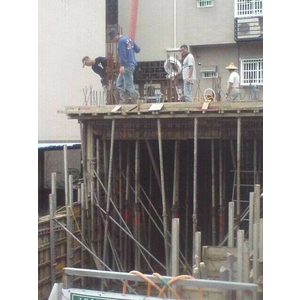 建築粗工 , 德昌工程企業公司