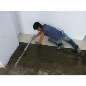 建築臨時工／舖貼地磚 , 德昌工程企業公司