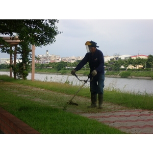 除草工／割草工 , 德昌工程企業公司