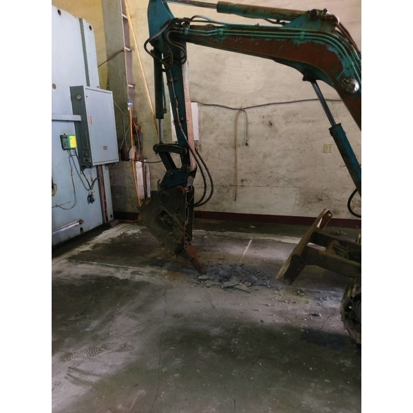 大樓地下室水箱蓋整修翻新-德昌工程企業公司