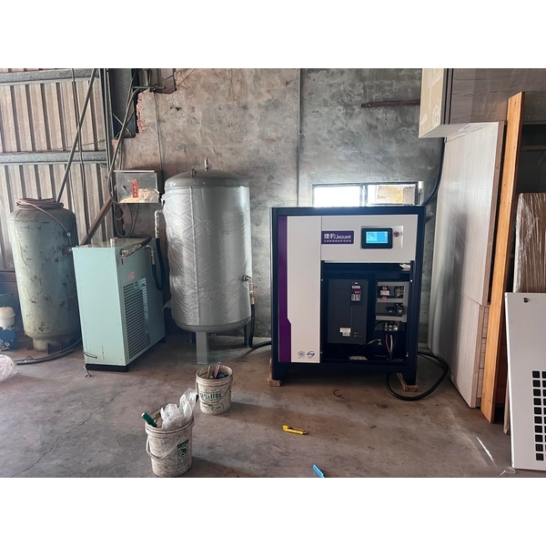 30馬力螺旋式空壓機+660存氣筒乾燥機,佑康工業有限公司