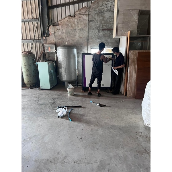 30馬力螺旋式空壓機+660存氣筒乾燥機-佑康工業有限公司