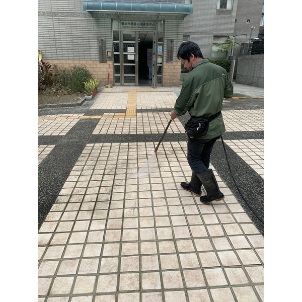 戶外地板清潔-勝潔企業社