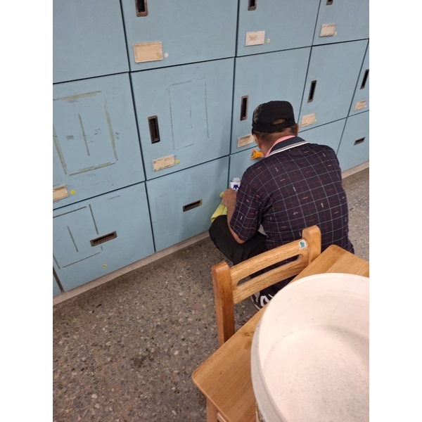 置物櫃除膠清潔