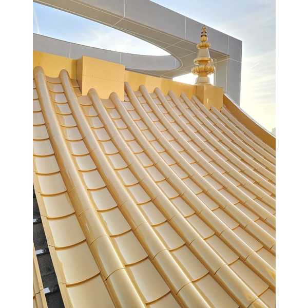 紅銅瓦+氟碳烤漆(金色) 鋪設