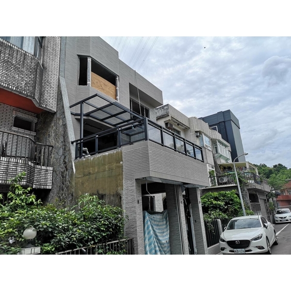 玻璃雨遮工程,信勳金屬有限公司