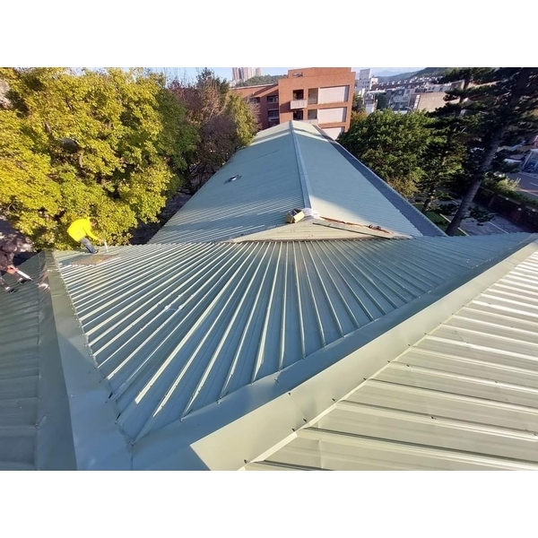 型鐵鋪設＆浪板覆蓋,晉益工程行