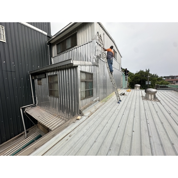 外牆鐵皮安裝(穿鐵衣),晉益工程行