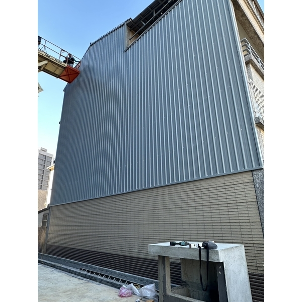 外牆鐵皮安裝(穿鐵衣)-晉益工程行