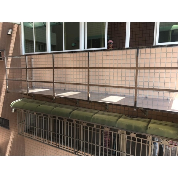 不銹鋼扶手欄杆-宏信鋁門窗行