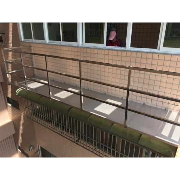 不銹鋼扶手欄杆,宏信鋁門窗行