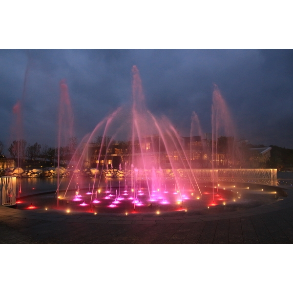 新光三越百貨信義店音樂水舞工程,菩呈股份有限公司/普前水藝工程