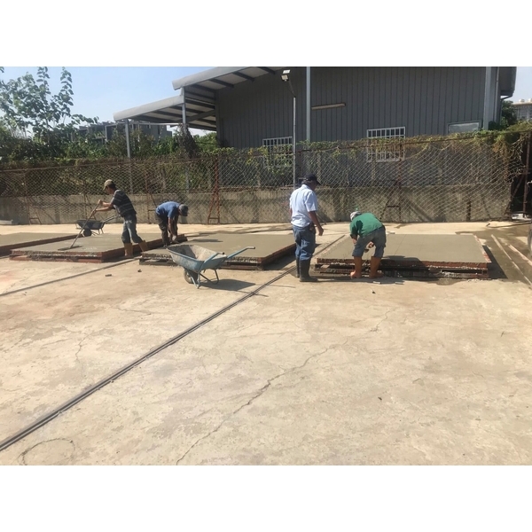 廠內製作水泥柱 廠內製作水泥柱-承蓁工程行