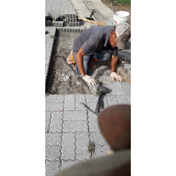 嶺東大學校內步道磚重整修 嶺東大學校內步道磚重整修,承蓁工程行