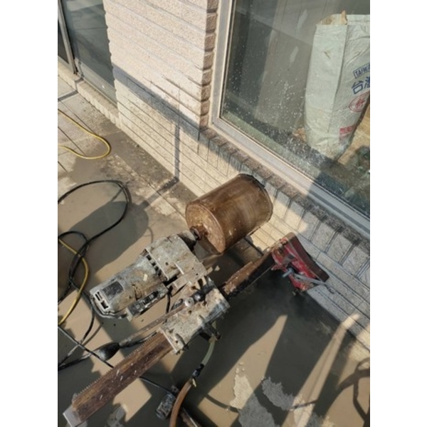 高雄前鎮區 海洋帝寶 十英寸洗孔,郭師父鑽孔工程有限公司