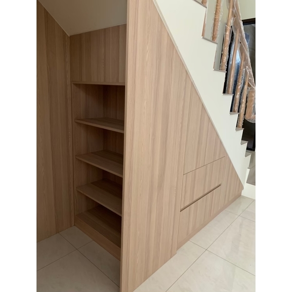 樓梯下收納櫃－綠裝修,樺岑室內裝修有限公司