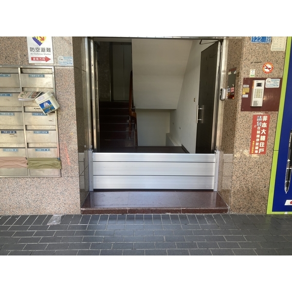 大樓防水閘門-格匠工程行