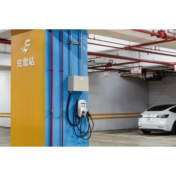電動車充電站