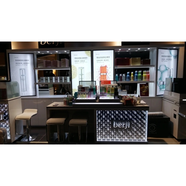 商業空間設計-BERJI專櫃-八分室內裝修有限公司