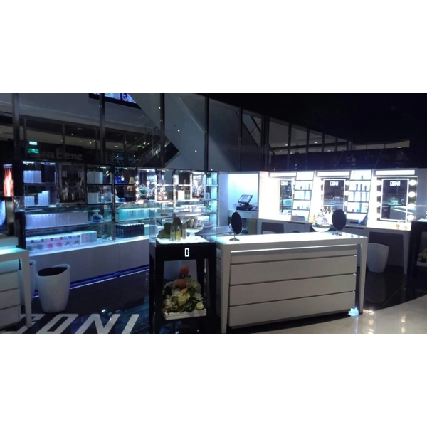 商業空間設計-CONI專櫃,八分室內裝修有限公司