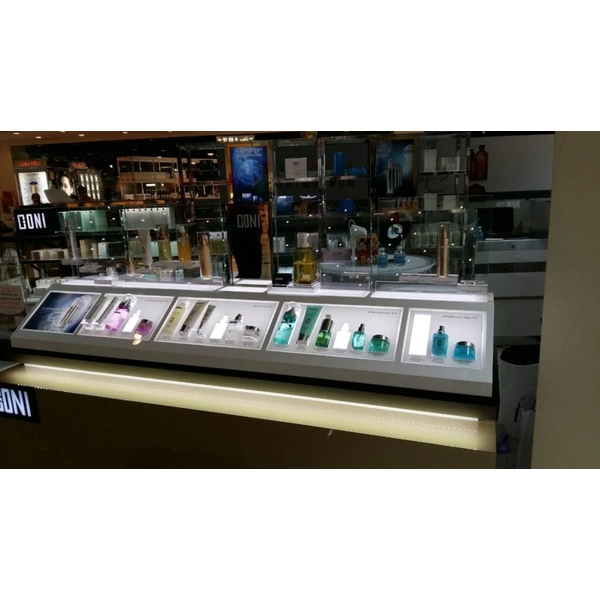 商業空間設計-CONI專櫃-八分室內裝修有限公司