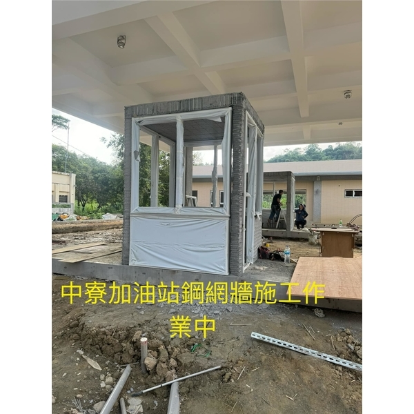加油站鋼網牆施工,創新鋼網牆工程行