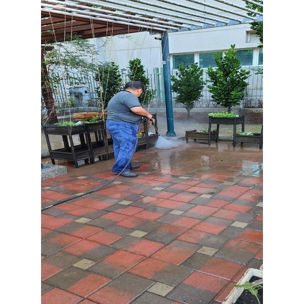 戶外地板高壓沖洗,澄明環境清潔股份有限公司