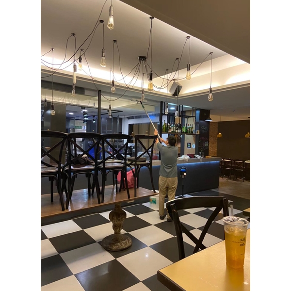 開放廚餐廳玻璃洗刮擦,澄明環境清潔股份有限公司