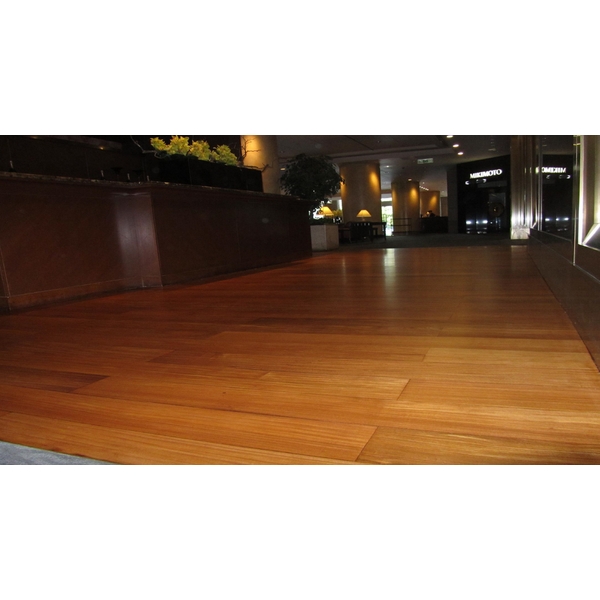 木質地板舊翻新前(後)-澄明環境清潔股份有限公司