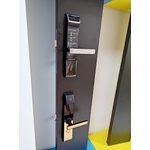 電子鎖安裝 - 蕎鴻數位科技