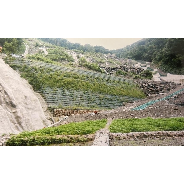 翡翠水庫水土保持工程（含回包式加勁擋土牆）-擴疆實業有限公司