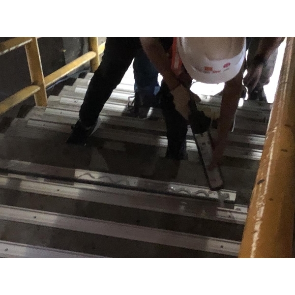 樓梯修繕工程（含泥作及止滑條安裝）-擴疆實業有限公司