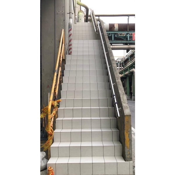 樓梯修繕工程（含泥作及貼磚）,擴疆實業有限公司