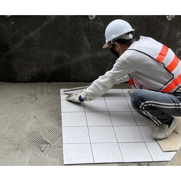 樓梯修繕工程（含泥作及貼磚）-擴疆實業有限公司