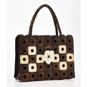 椰子扣皮包,芷?有限公司