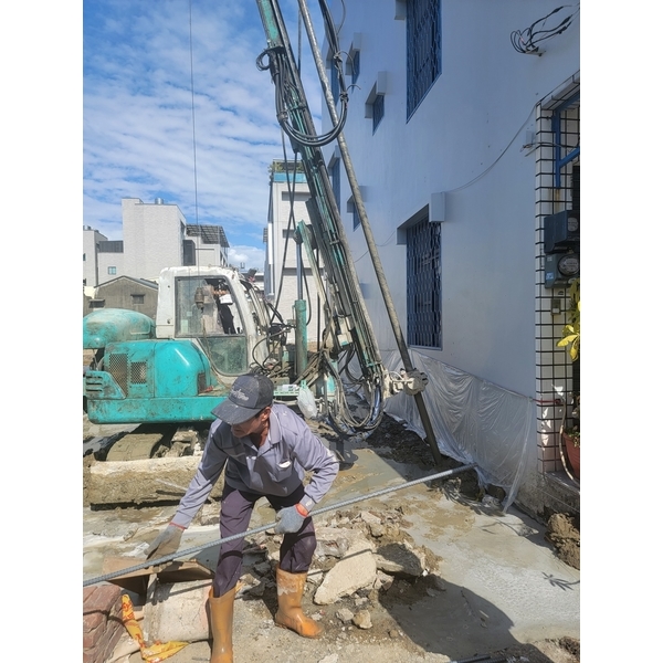 鄰房托基樁微型樁,長鴻開發工程有限公司