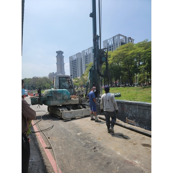 鄰房托基樁微型樁,長鴻開發工程有限公司