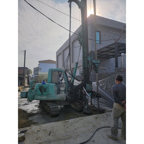 鄰房托基樁微型樁,長鴻開發工程有限公司