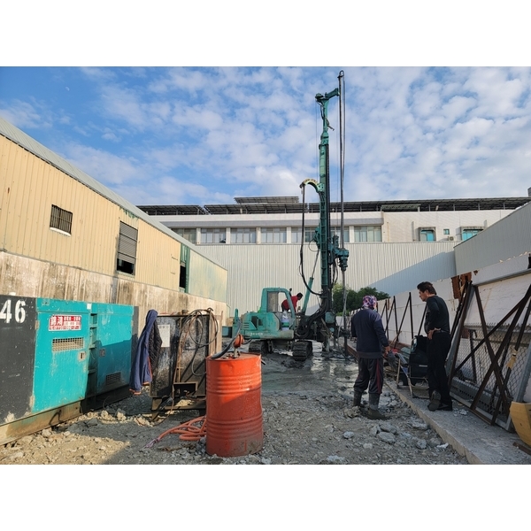 鄰房托基樁微型樁,長鴻開發工程有限公司