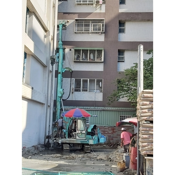 鄰房托基樁微型樁,長鴻開發工程有限公司