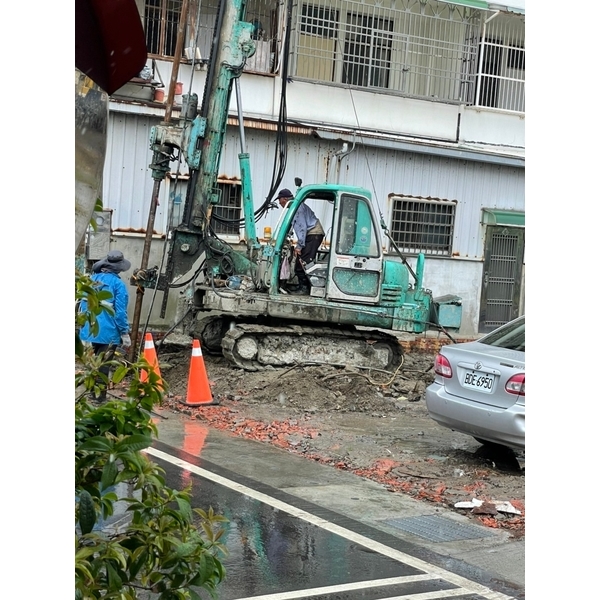 鄰房托基樁微型樁,長鴻開發工程有限公司