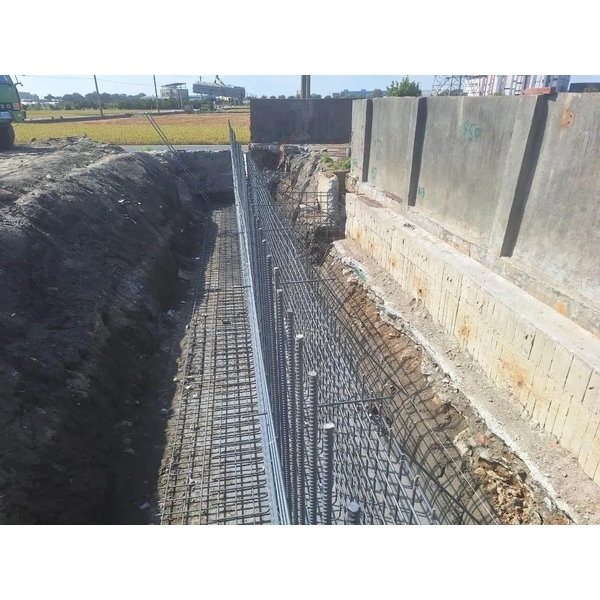 水溝圍牆工程-謝詠騰